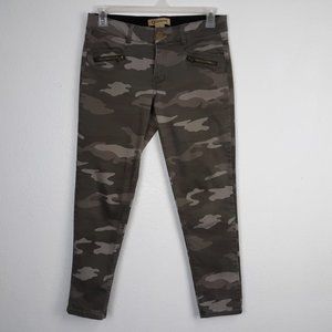 Democracy Ab Technology Women's Skinny Jeans Size 8 Green Camouflaged Accent Zip